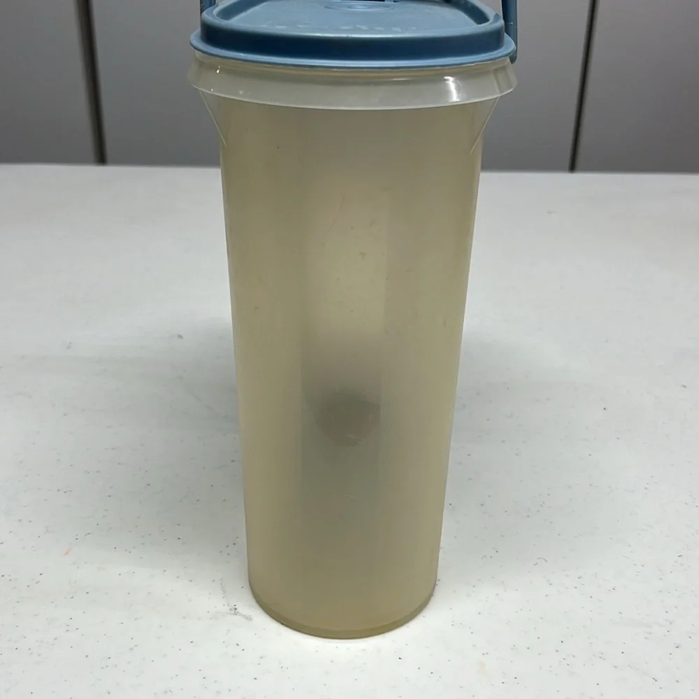 Tupperware Pitcher - Picture 2 of 10